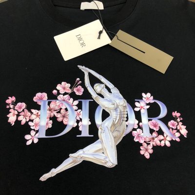 Dior x Hajime Sorayama Pre-Fall 2019 "Sexy Robot" graphic t-shirt — 5