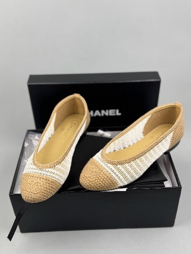 Chanel beige and white raffia crochet ballerina flats