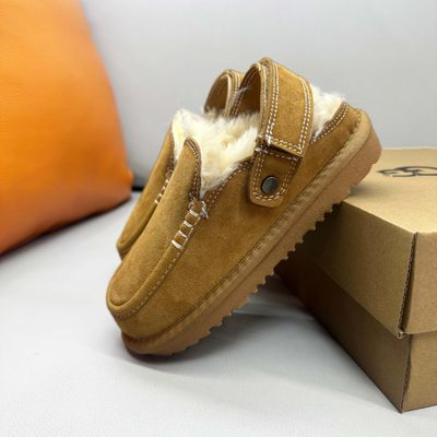 UGG Goldenstar Evelina Clogs — 5