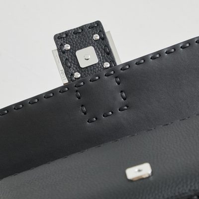 Fendi black leather Baguette shoulder bag (T) — 7
