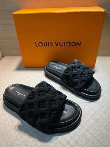 Louis Vuitton Pool Pillow comfort mules — 4