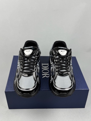Dior Men's B30 sneakers in a black and light gray — 3