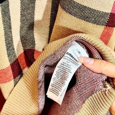 Burberry Sweater — 9
