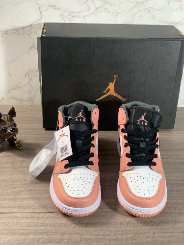 Nike Air Jordan 1 Mid Pink Quartz sneakers — 3