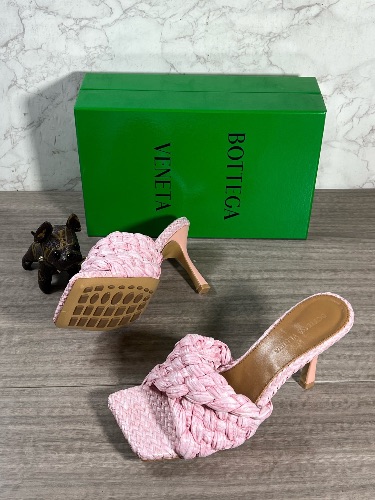 Bottega Veneta Intrecciato woven raffia stretch mules — 4