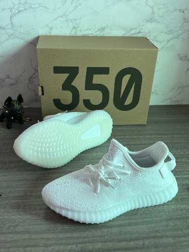 Adidas Yeezy Boost 350 V2 Cream sneakers
