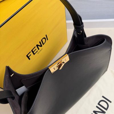 Fendi Way leather shoulder bag (T) — 6