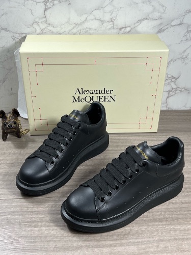 Alexander McQueen Oversized sneakers — 3