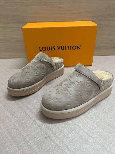 Louis Vuitton Aspen Platform Mules in beige suede — 3