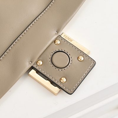 Fendi Mamma Baguette bag (T) — 4
