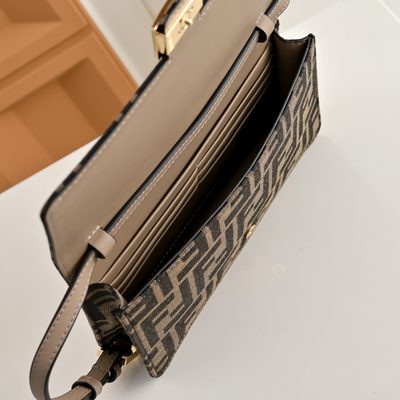 Fendi Baguette Wallet on Chain (T) — 9