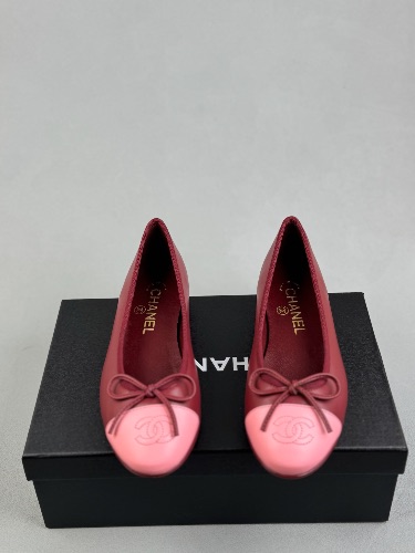 Chanel Ballet flats in burgundy and pink lambskin leather — 3