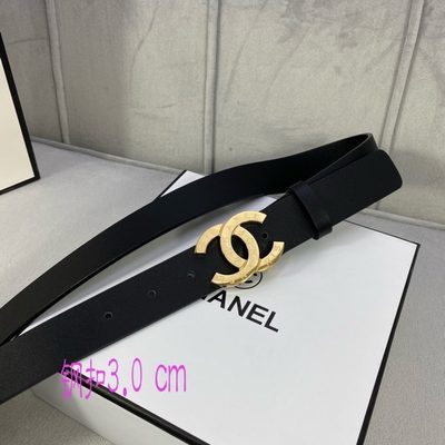 CHANEL belt features a prominent gold-toned interlocking CC buckle — 3