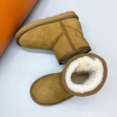 UGG mini ankle boots — 9