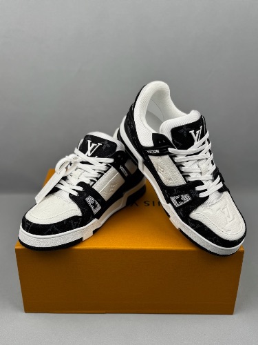 Louis Vuitton Trainer Sneakers in black and white denim — 4