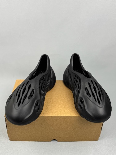 Adidas Yeezy Foam Runner "Onyx" sneakers — 4