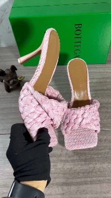 Bottega Veneta Intrecciato woven raffia stretch mules — 5