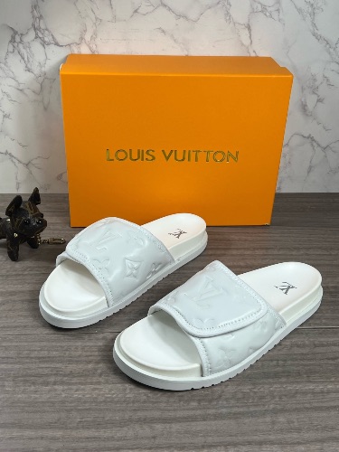 Louis Vuitton Waterfront slider — 3