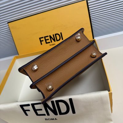 Fendi Peekaboo ISeeU bag (T) — 9