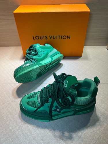 Louis Vuitton Skate sneakers in green