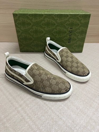 Gucci Tennis 1977 Slip-On sneakers in beige and ebony canvas — 4
