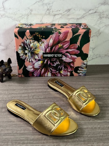 Dolce & Gabbana gold leather slides — 4