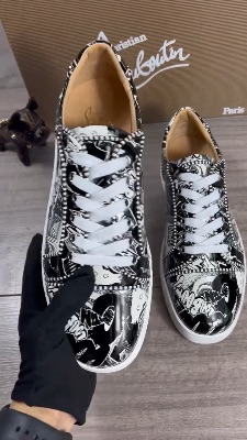 Christian Louboutin Seavaste Orlato Flat patent sneakers — 5