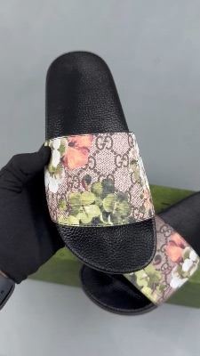 Gucci Women's GG Blooms Supreme Floral Slide Sandals — 5