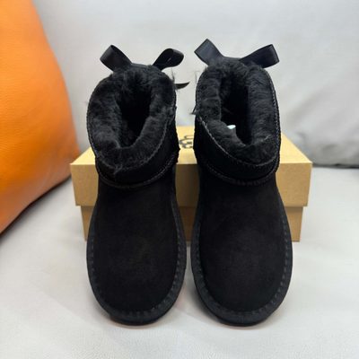 UGG short-shaft suede-style ankle boots — 7