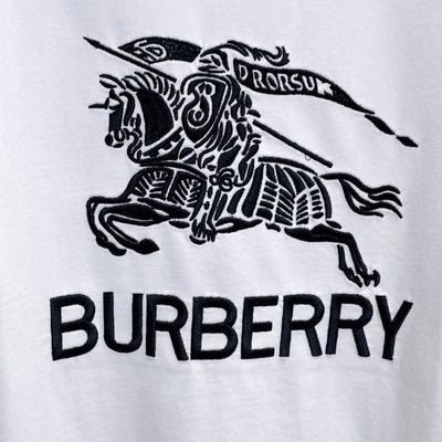 Burberry T-shirt with the Equestrian Knight Design — 4