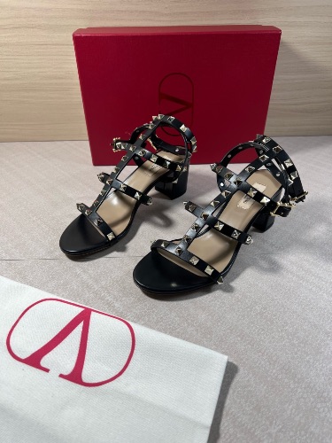 Valentino Garavani black leather Rockstud sandals featuring a 60mm block heel — 3
