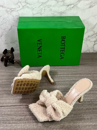 Bottega Veneta textured terry cloth bow mules — 4