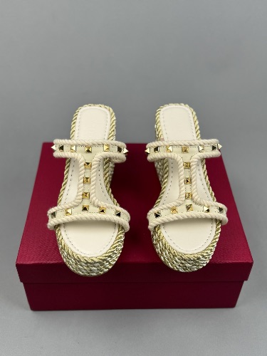 Valentino Garavani Rockstud Torchon 90mm wedge sandals — 3