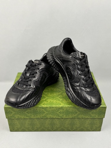 Gucci Ripple sneakers in black leather — 4