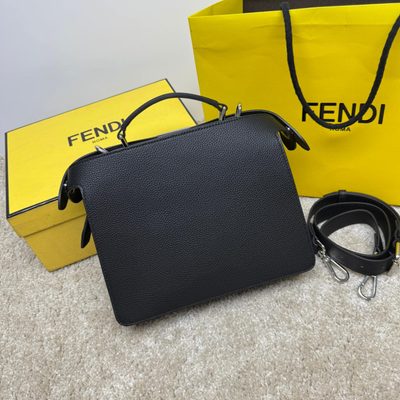 Fendi Peekaboo ISeeU leather bag (T) — 4