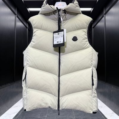 Moncler Guersac Hooded Diagonal-Quilted Down Gilet — 5