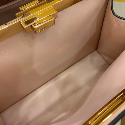Fendi Peekaboo ISeeU handbag (T) — 5