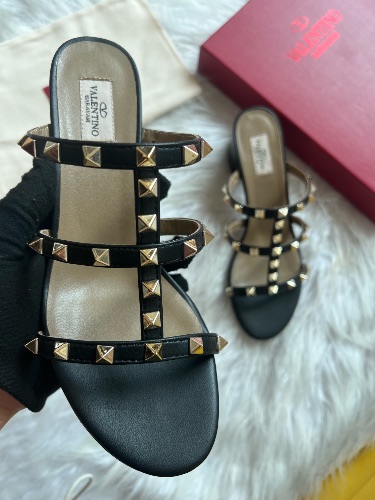 Valentino Garavani Rockstud block heel sandals — 3