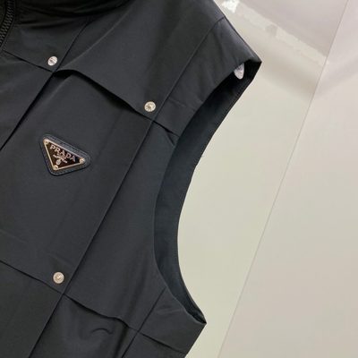 Prada-branded puffer gilet — 6