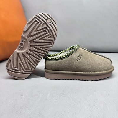 UGG Tazz (or UGG Tazz II) platform slip-on slipper — 8