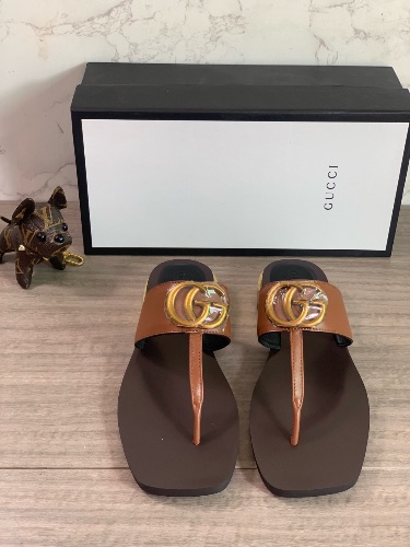 Gucci Marmont leather thong sandals — 3