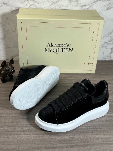 Alexander McQueen oversized sneakers — 3