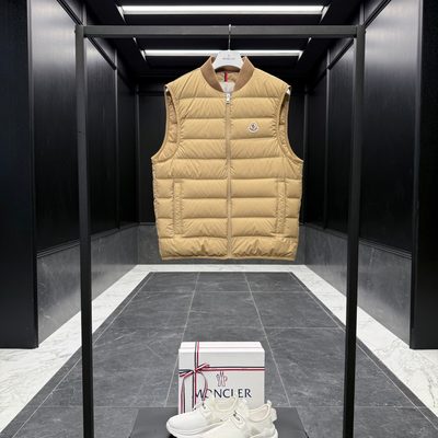 Moncler Contrin down gilet