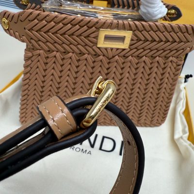 Fendi Peekaboo ISeeU bag (T) — 5