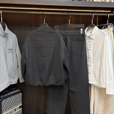 Arcteryx matching set featuring a zip-up jacket and wide-leg trousers — 3