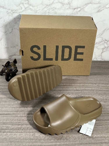 Adidas Yeezy Slides — 4