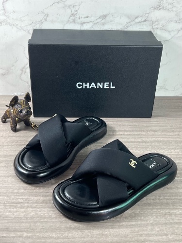 Chanel criss-cross puffy fabric slides — 3