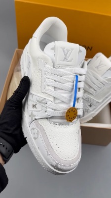 Louis Vuitton Trainer sneakers in white. — 5