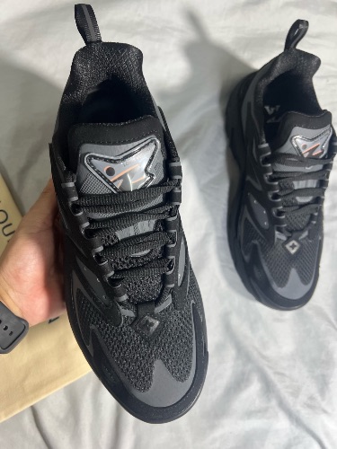 Louis Vuitton Runner Tatic black and grey trainers — 3