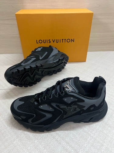 Louis Vuitton Runner Tatic sneakers in black